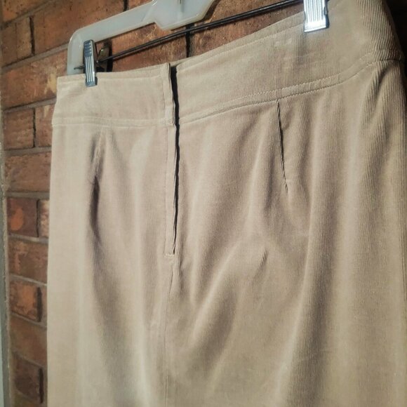 ORVIS Beige Soft Fine Wale Corduroy Skirt - 2" Waistband w/Back Slit - Size 6 - Picture 4 of 9